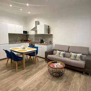 Chic Des Catalans Apartment